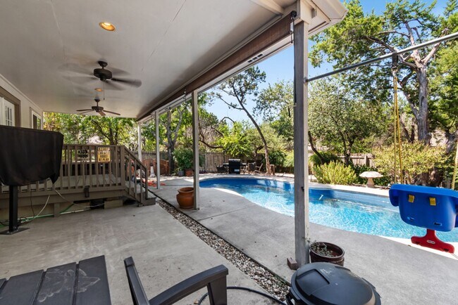 Building Photo - 1305 Cedar Brook Dr