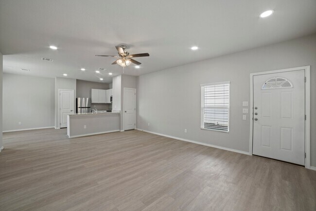 Building Photo - 7226 Briar Pl