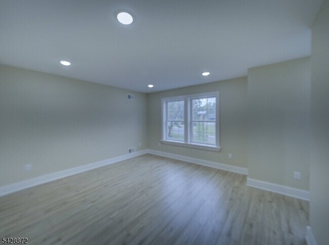 Building Photo - 8 Travers Ave