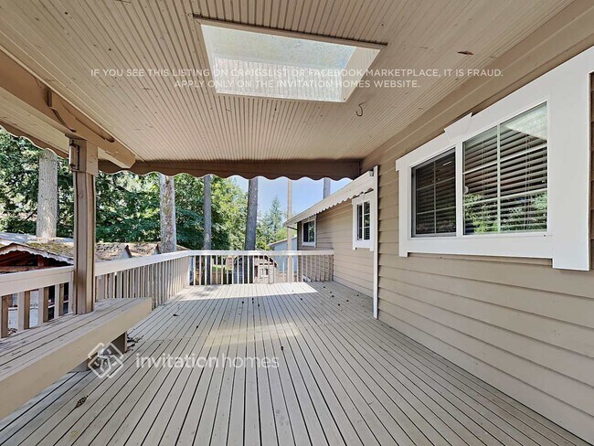 Building Photo - 35857 9th Ave SW