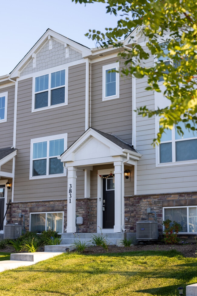 Building Photo - 3831 Currant Ln