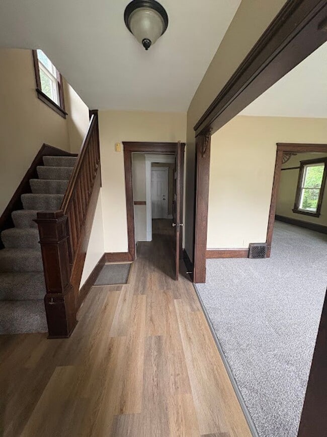 Building Photo - 3 Bedroom 1 Bathroom Home Ready to Rent!