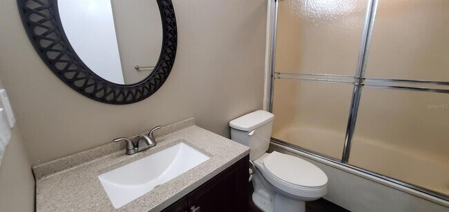 Building Photo - 5210 Wedgewood Ln