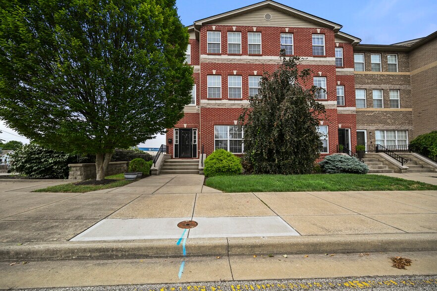 Building Photo - 435 Walnut St