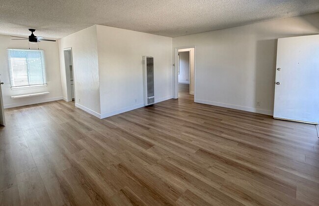 Building Photo - 11294 Utopia Ave
