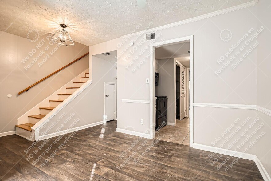 Building Photo - 6424 Woodstone Way