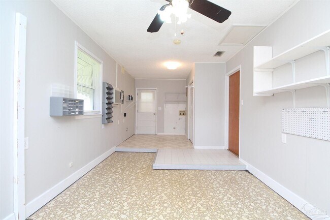Building Photo - 7190 Pennington Dr