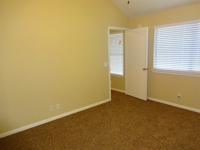 Building Photo - 14704 Varrelman St