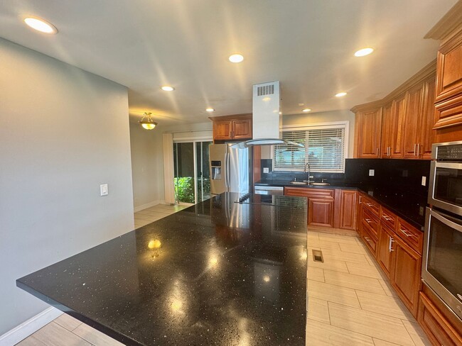 Building Photo - Must See Home!!