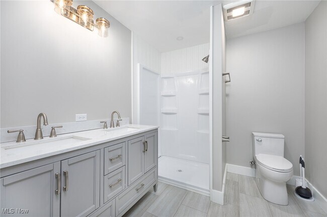 Building Photo - 3101 Wagoner St