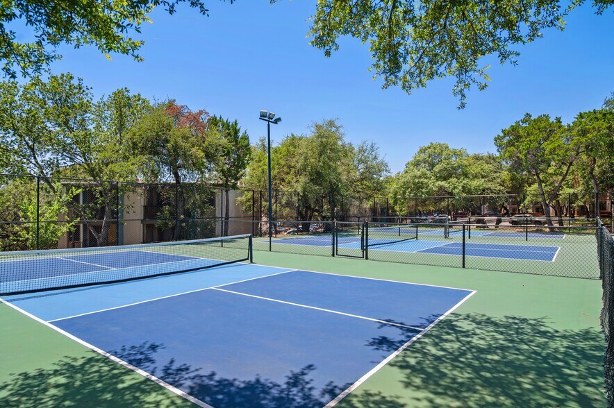 Building Photo - Skyline at Barton Creek