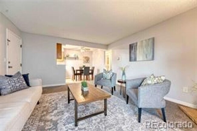 Building Photo - Charming 1BR Condo in Lakewood