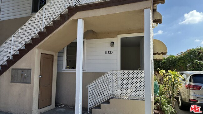 Building Photo - 11225 Emelita St