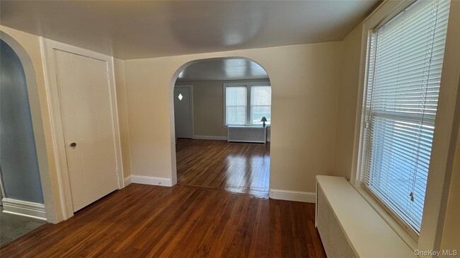 Building Photo - 626 NY-82