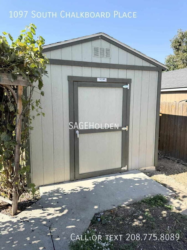 Building Photo - 1097 S Chalkboard Pl