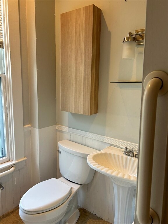 Building Photo - 36 7th St