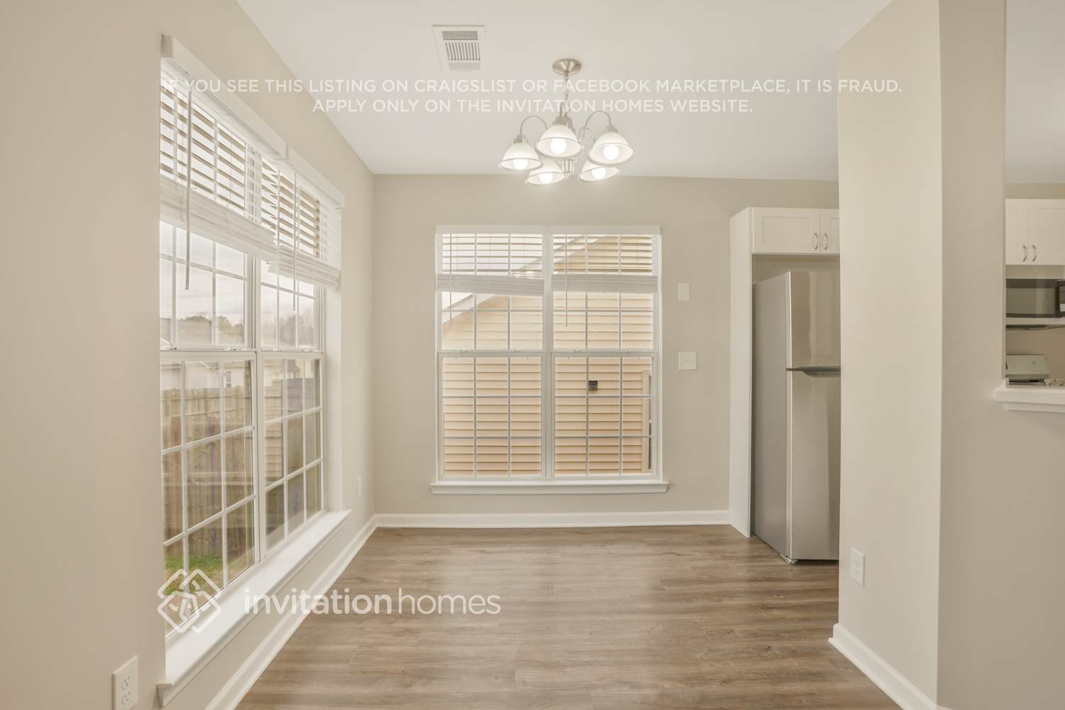 Building Photo - 1009 Meadow Glen Cir