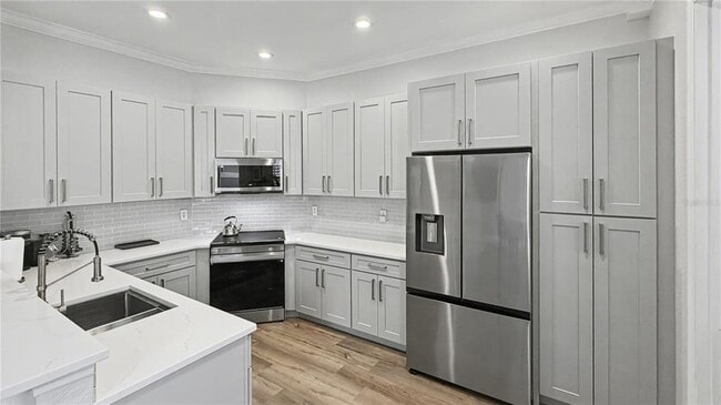 Building Photo - 6673 Helmsley Cir