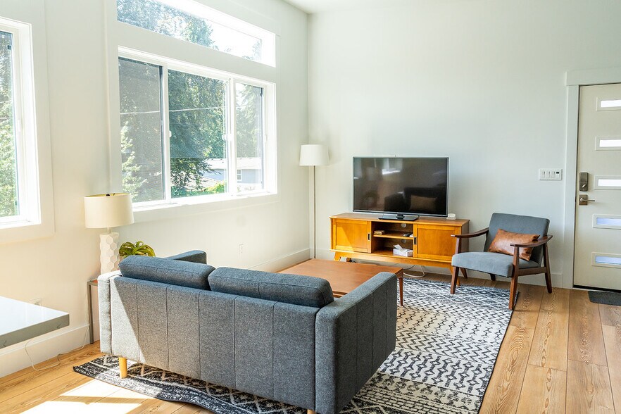 Building Photo - 10446 NE 110th St