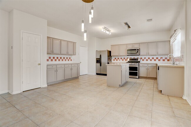 Building Photo - 2507 Willow Springs Ln