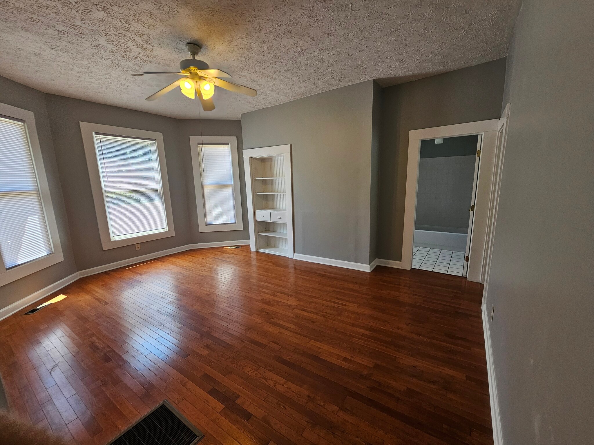 Building Photo - 201 E Oklahoma Ave