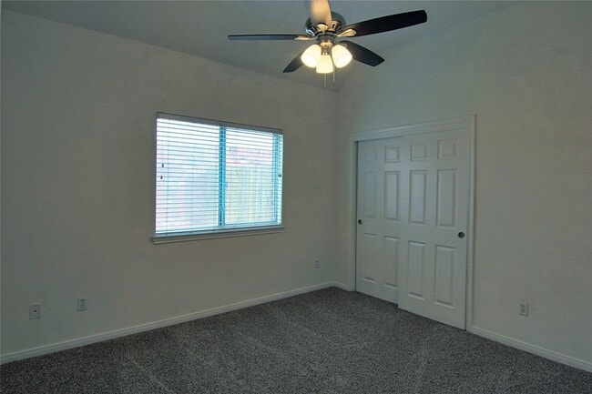 Building Photo - 322 Wild Bird Dr