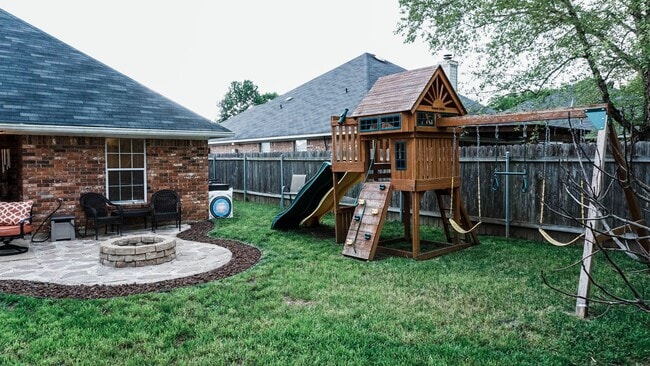 Building Photo - 3 Bedroom 2 Baths 2000 sq/ft in Stockwell