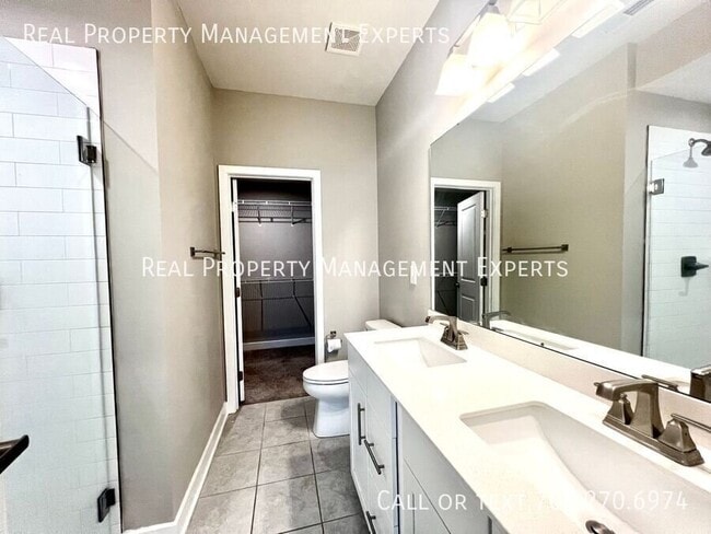Building Photo - 528 Billingsley Rd