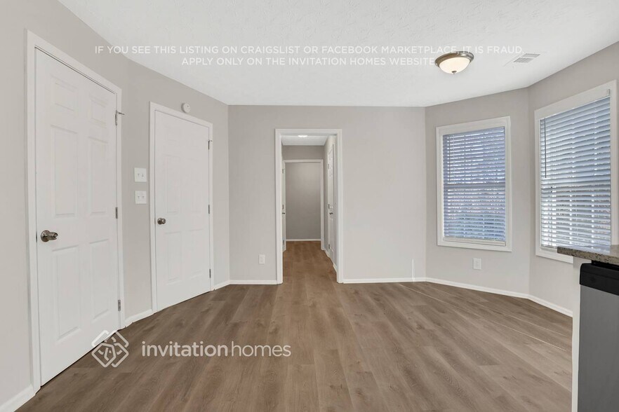 Building Photo - 4150 Hillsborough Dr SW