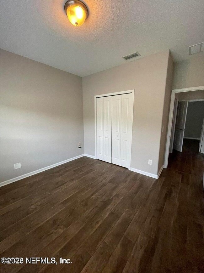Building Photo - 81051 Leeside Ct