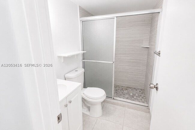 Building Photo - 7161 Golf Colony Ct