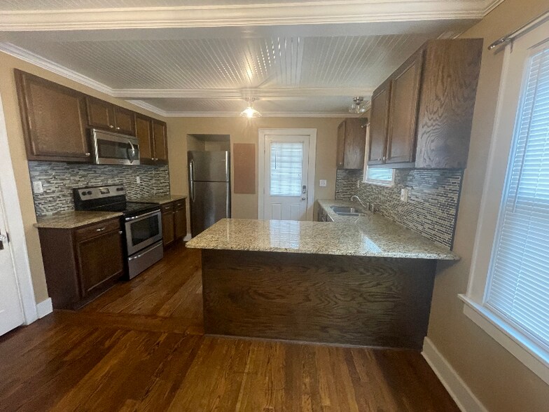 Building Photo - 1811 Dimple Ct