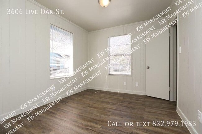 Building Photo - 3606 Live Oak St