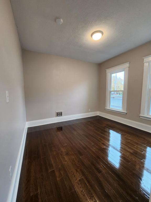 Building Photo - 1723 W Genesee St