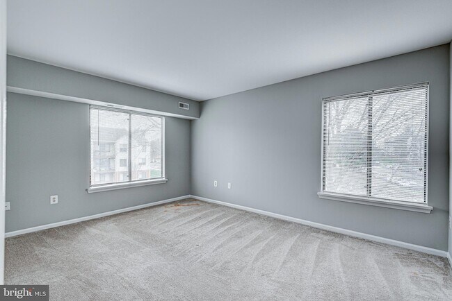 Building Photo - 9569 Coggs Bill Dr