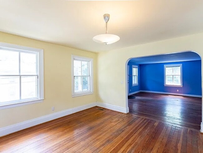 Building Photo - 115 Chapin St