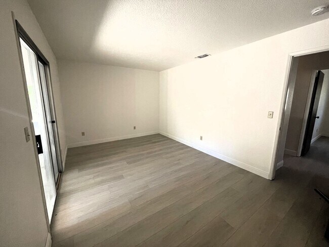 Building Photo - 3 Bedroom home in Sunset Park Subdivision