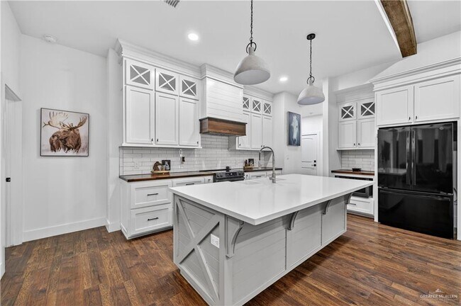 Building Photo - 28 N Pedaso del Sol St