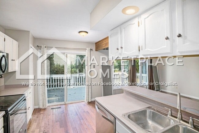 Building Photo - 2341 Graystone Dr