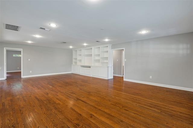 Building Photo - 4628 Surf Dr
