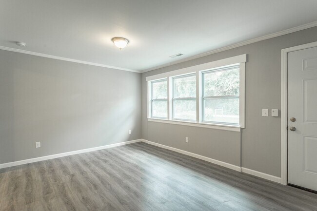 Building Photo - 3204 Harrison Pike