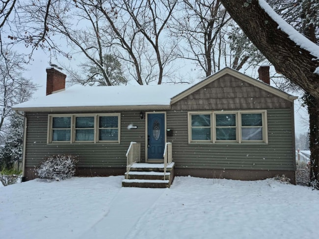 Building Photo - 317 Ruskin Dr