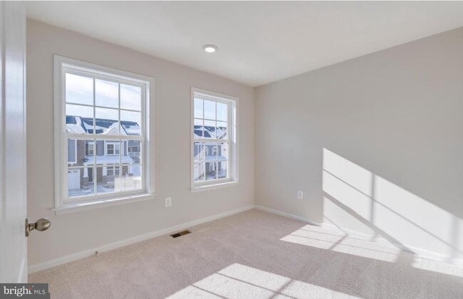 Building Photo - 10810 Meridian Hill Way