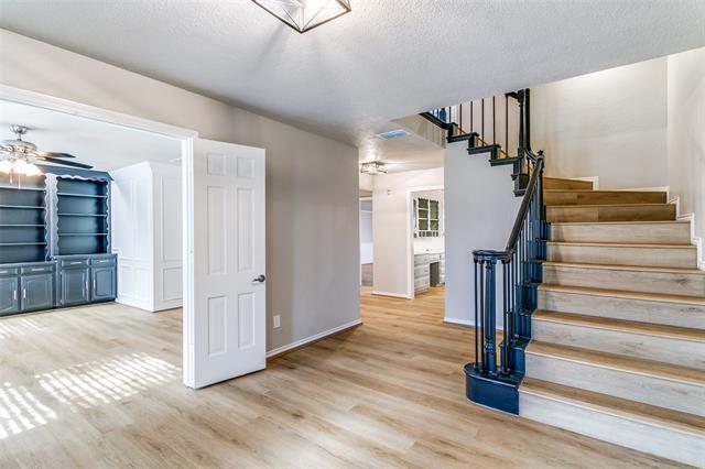 Building Photo - 2 Linderhof Cir