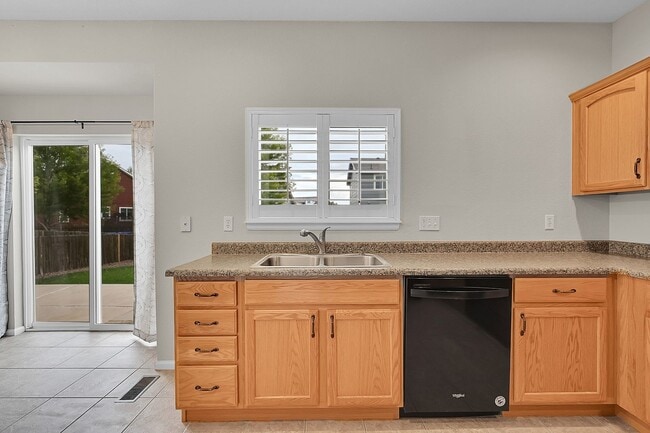 Building Photo - 8361 Newbury Way