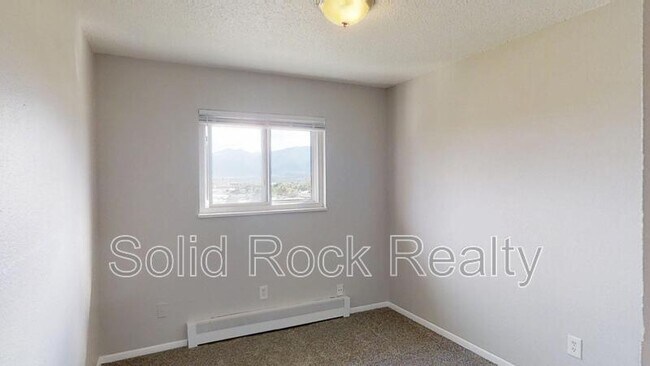 Building Photo - 1027 Westmoreland Rd