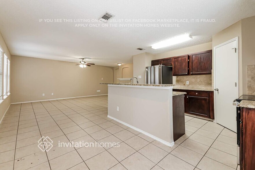 Building Photo - 2040 Cardinal Ln