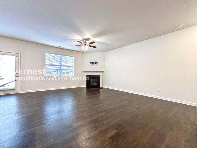 Building Photo - 176 Woodhouse Cir