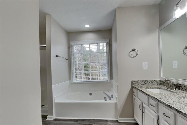 Building Photo - 3115 Pond Ridge Trail