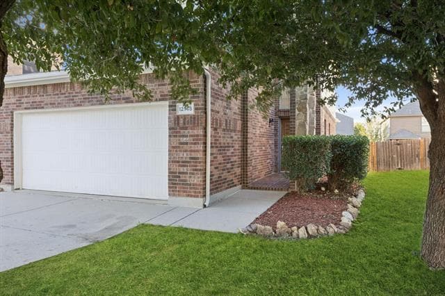 Building Photo - 12145 Walden Wood Dr